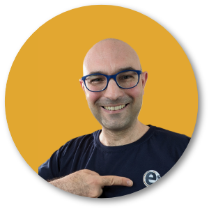 Immagine profilo su sfondo giallo di Salvatore