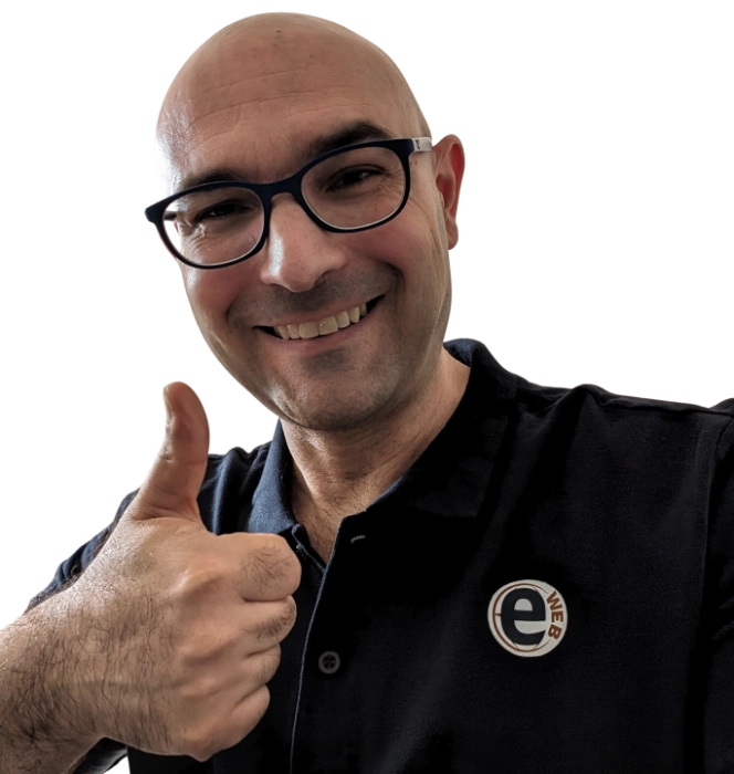 Salvatore con pollice in su